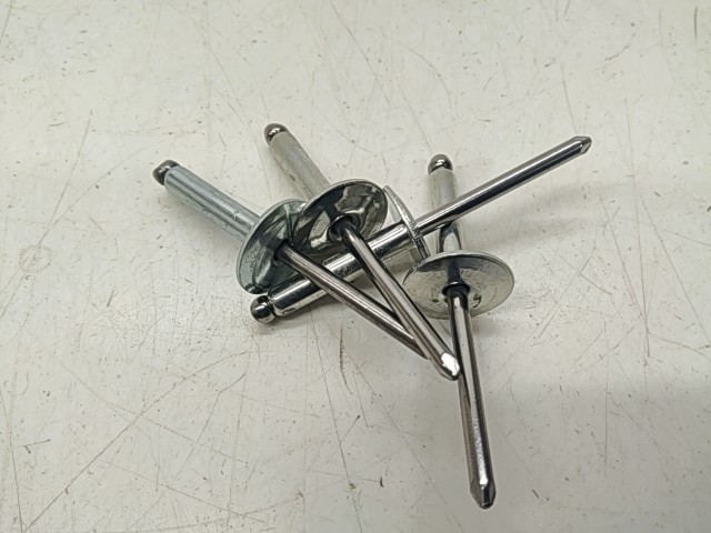 Rivet Qty 4 - 2000 Polaris NOS