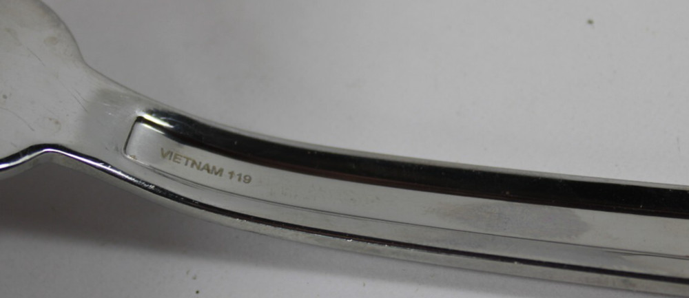 14 Pce. Oneida Stainless Flatware UNKNOWN PATTERN Textured Handle Vietnam 119