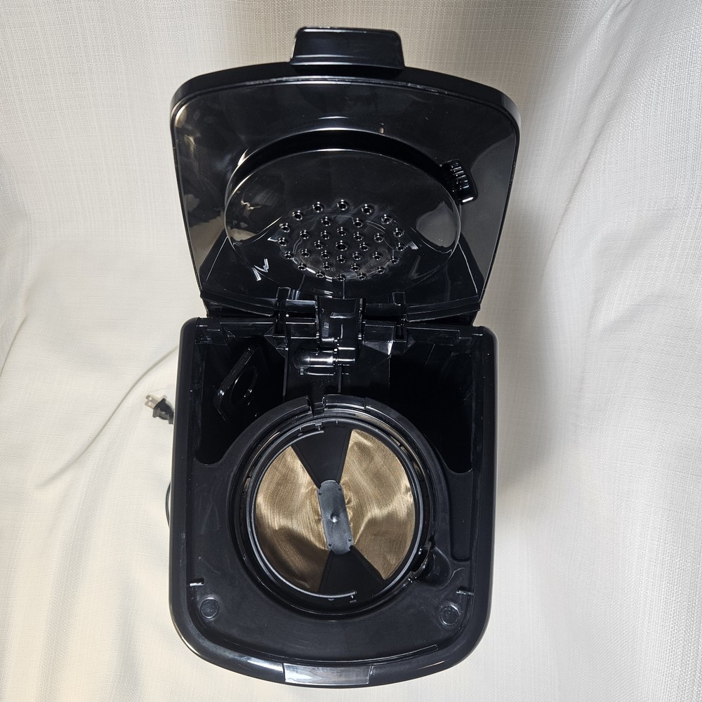 14 Cup Programmable Coffee Maker DCC-3200 Stainless Steel New (Open Box)