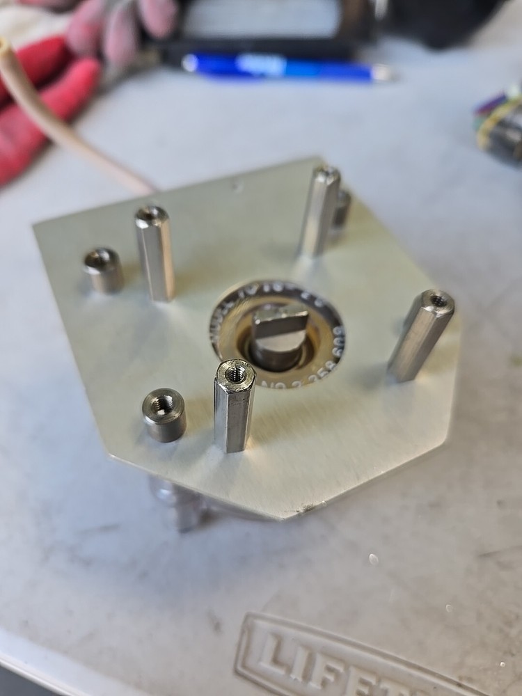 Cole-Parmer Masterflex Pump Head Model 7016-20 with mount