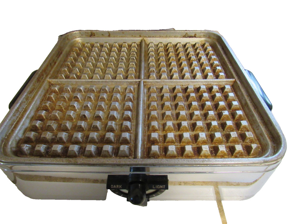 Sunbeam Model W-2 Waffle Maker + Box Works