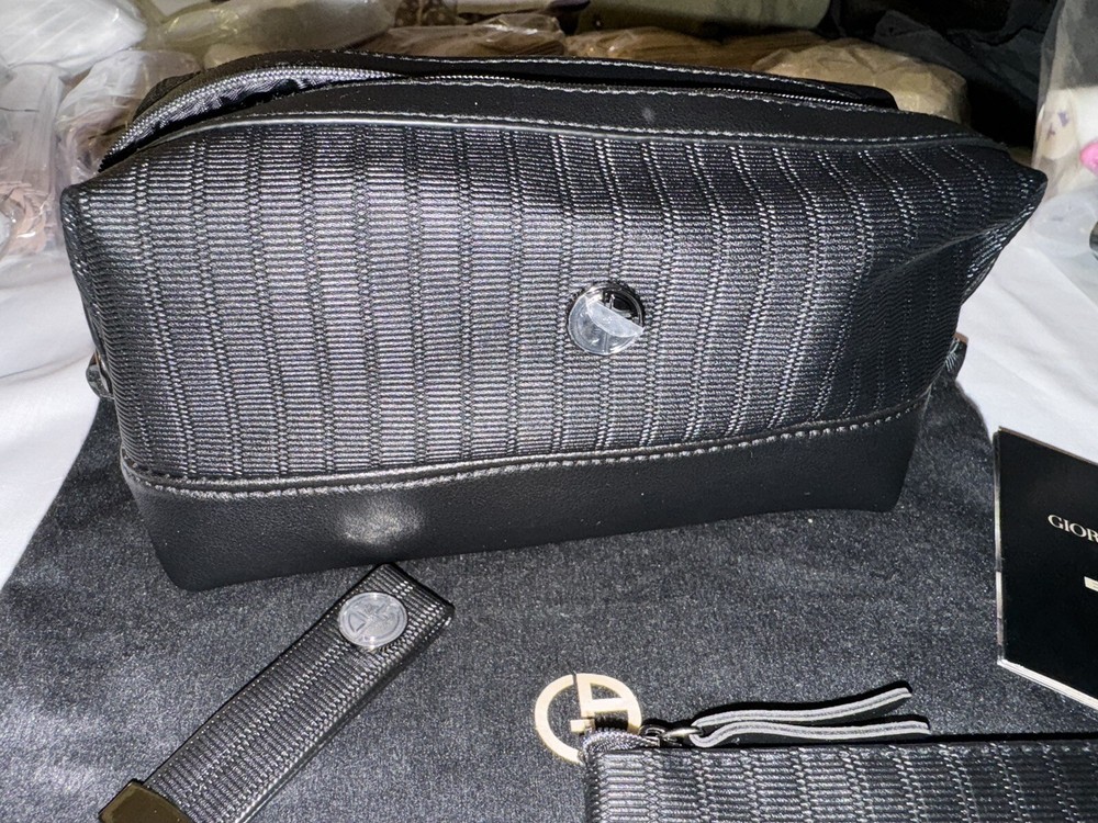 EVA Air Giorgio Armani Amenity Kit