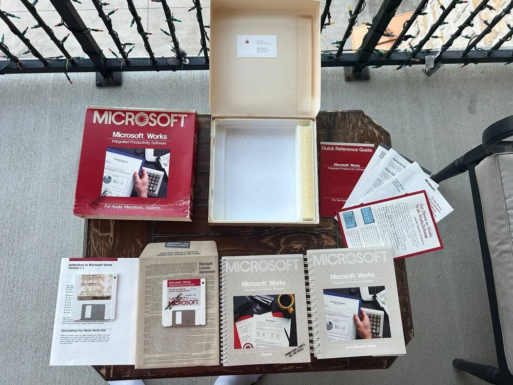 Apple Macintosh Microsoft Works software 1986-87 year. Vintage software