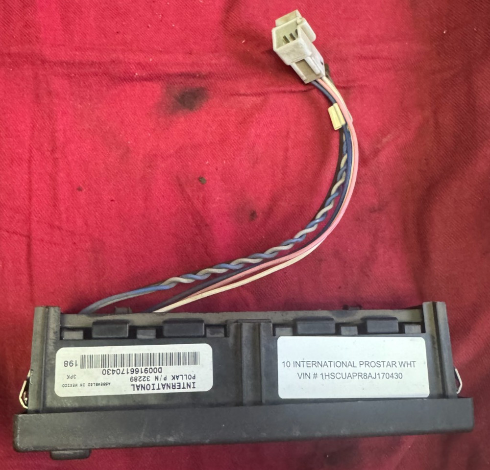 International PROSTAR SWITCH PANEL Dash Panel - Used | Pollak P/N 32289