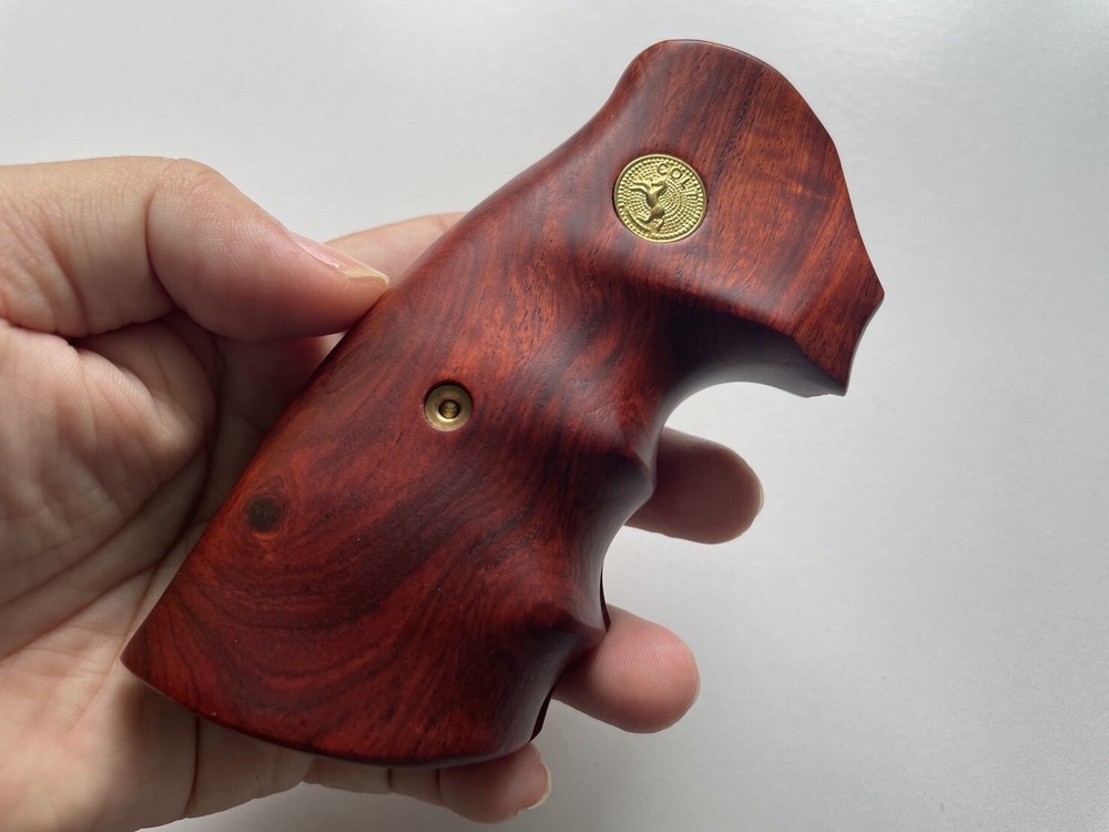 GORGEOUS GRIP FOR COLT PYTHON (I, E FRAME) SMOOTH PADAUK HARDWOOD OPEN BACK