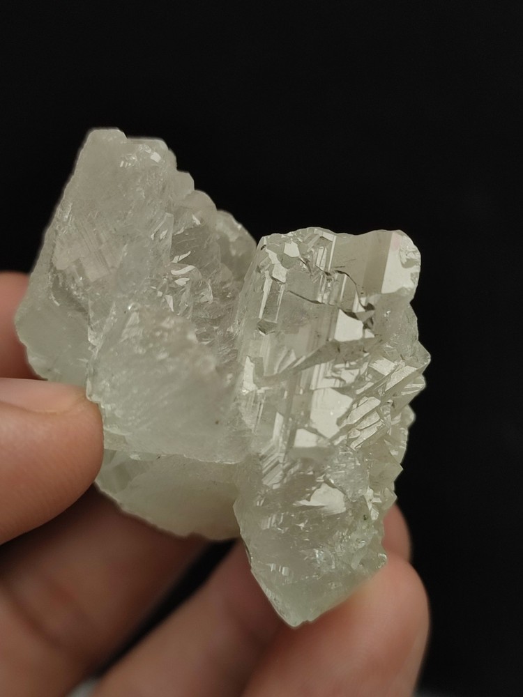 Etched Quartz Crystal With Good Luster & Nice Termination-Pak.