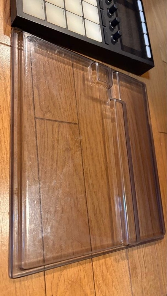 Native Instruments Maschine MK3 Production System Controller w/ Deck Saver Box