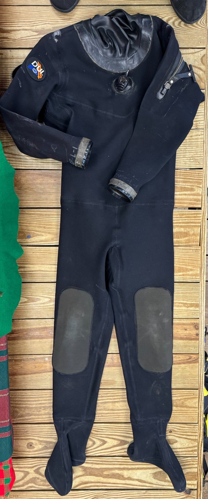 DUI CNSE Dry Suit Large Pre- Owned