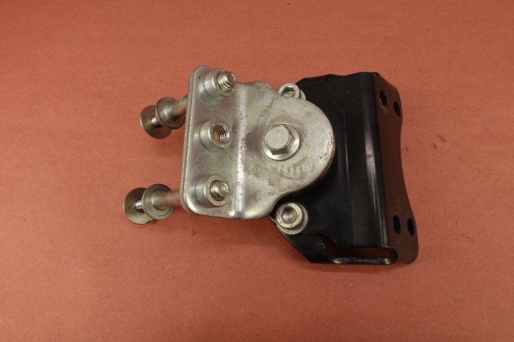2002-2006 Harley Davidson V-rod Vrod Engine Motor Mount Bracket