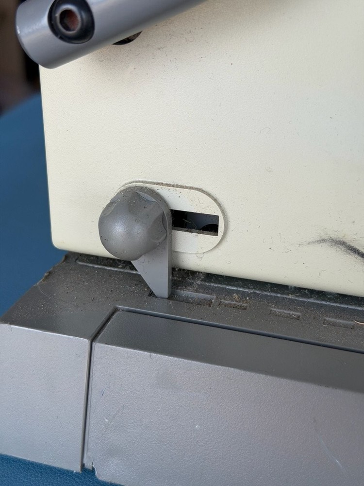 Ibico EB-19 Manual Plastic Comb Binding Machine
