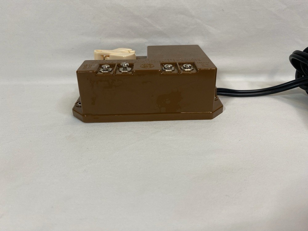 Vintage Bachmann Transformer Model 6605 input: 120V, Output: 6VA