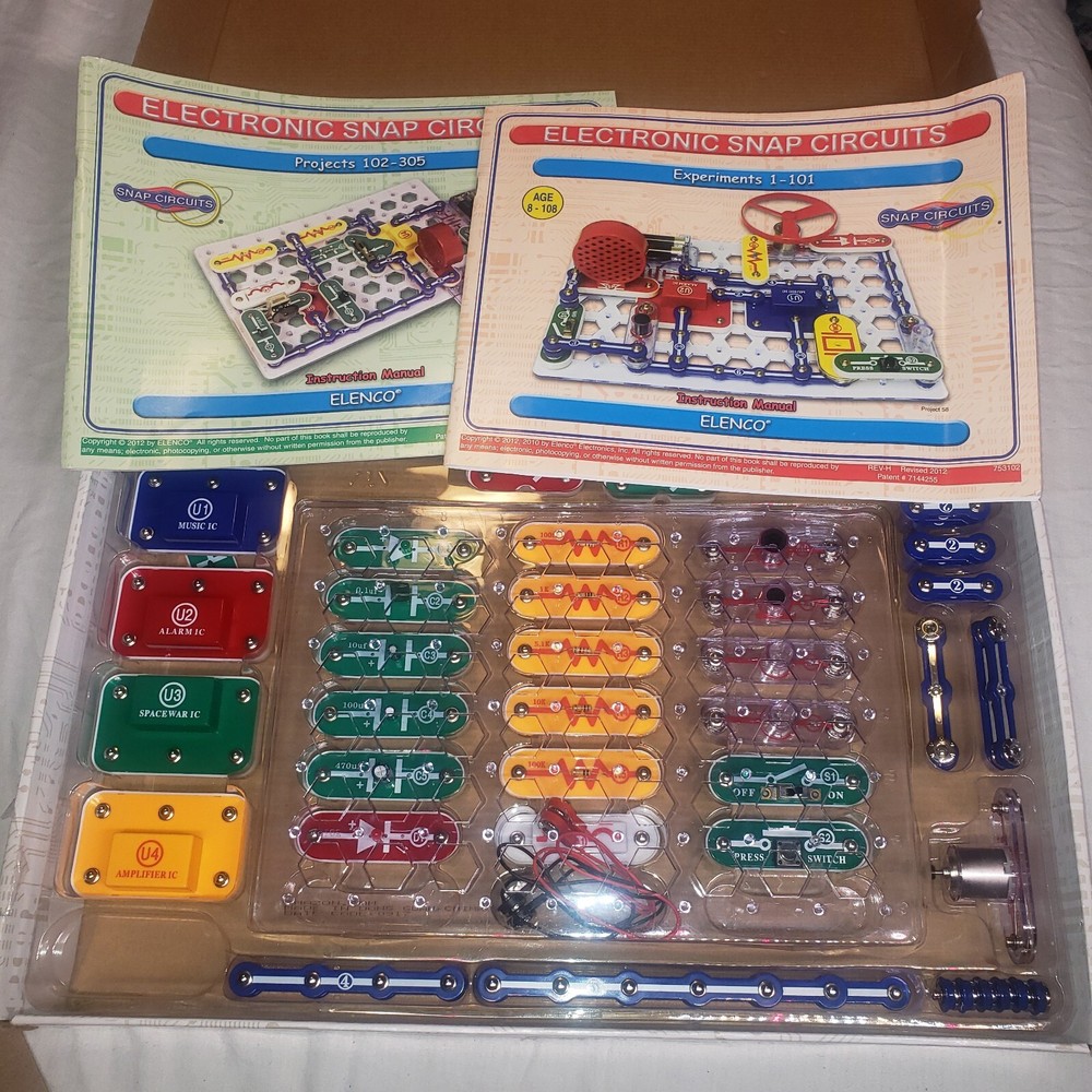 Elenco Electronic Snap Circuits KIT SC-300 - Missing 2 Pieces - Good Condition