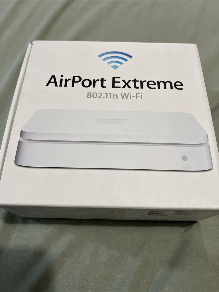 Apple Router (MD031LLA)
