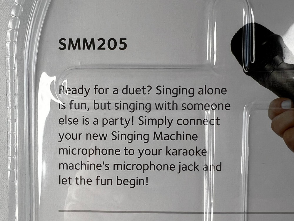 Singing Machine Unidirectional Dynamic Karaoke Microphone + Adapter - SMM205 NEW