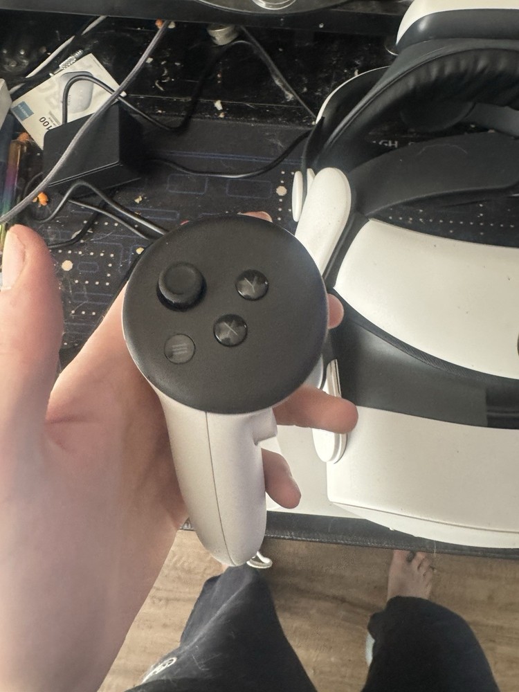 Oculus Quest 3S Virtual Reality and accessories