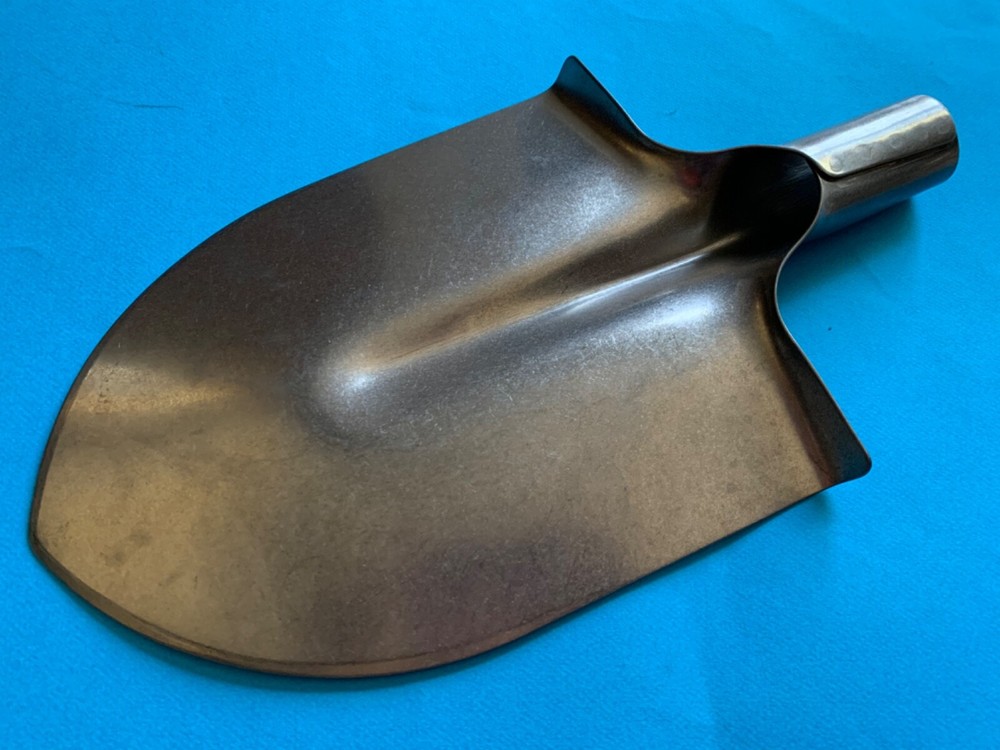 TITANIUM GARDEN SHOVEL