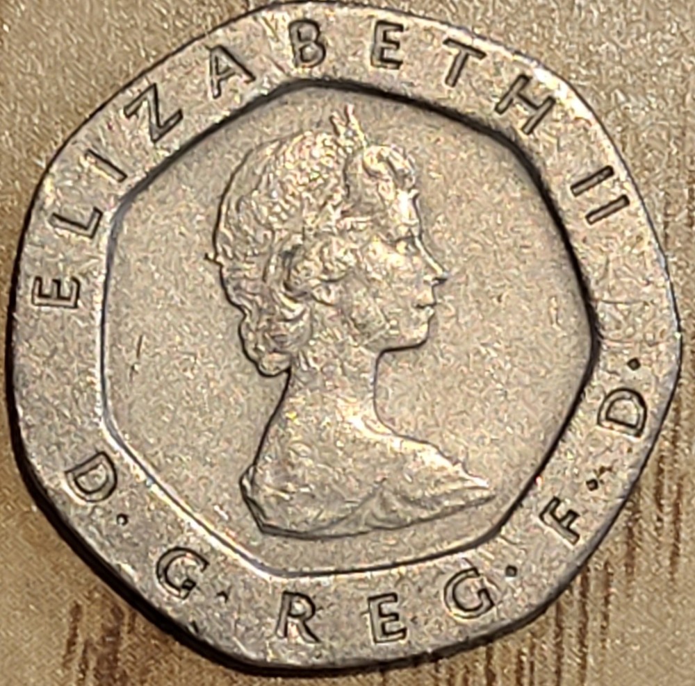 1982 Great Britain 20 Pence Coin N148