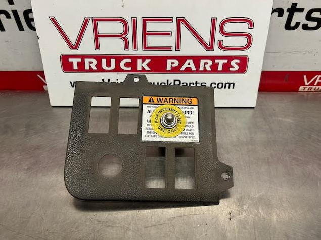 PETERBILT S64-6015-640 PANEL-DASH