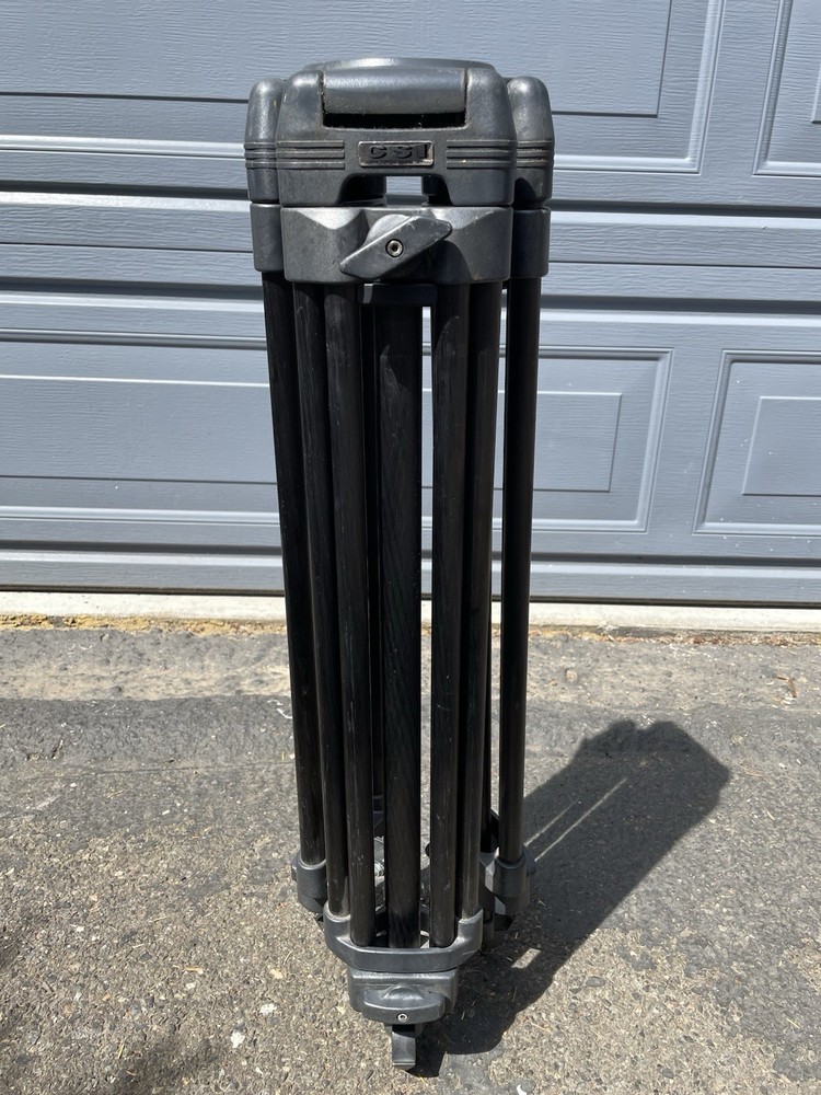 CSI TD35 Carbon Fiber Tripod / ~ 62" Extendable