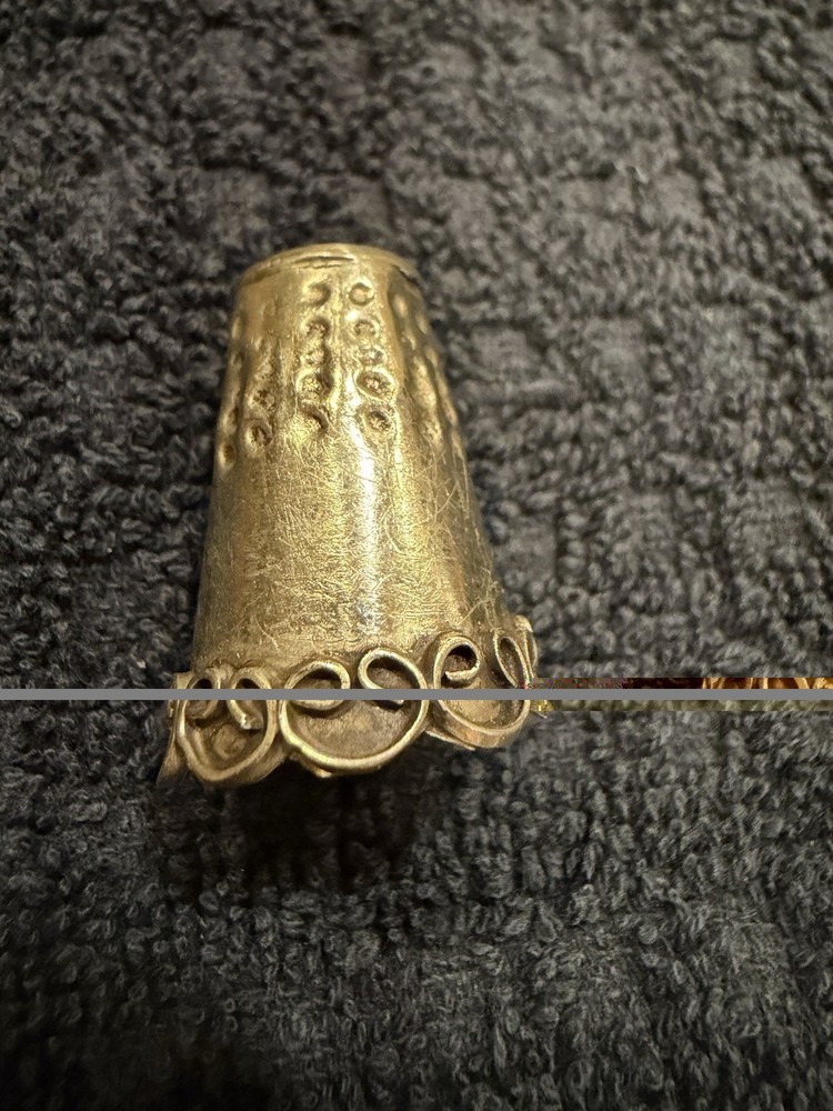 Mexican Silver Thimble with Wire Scroll Base – Vintage Sewing Thimble