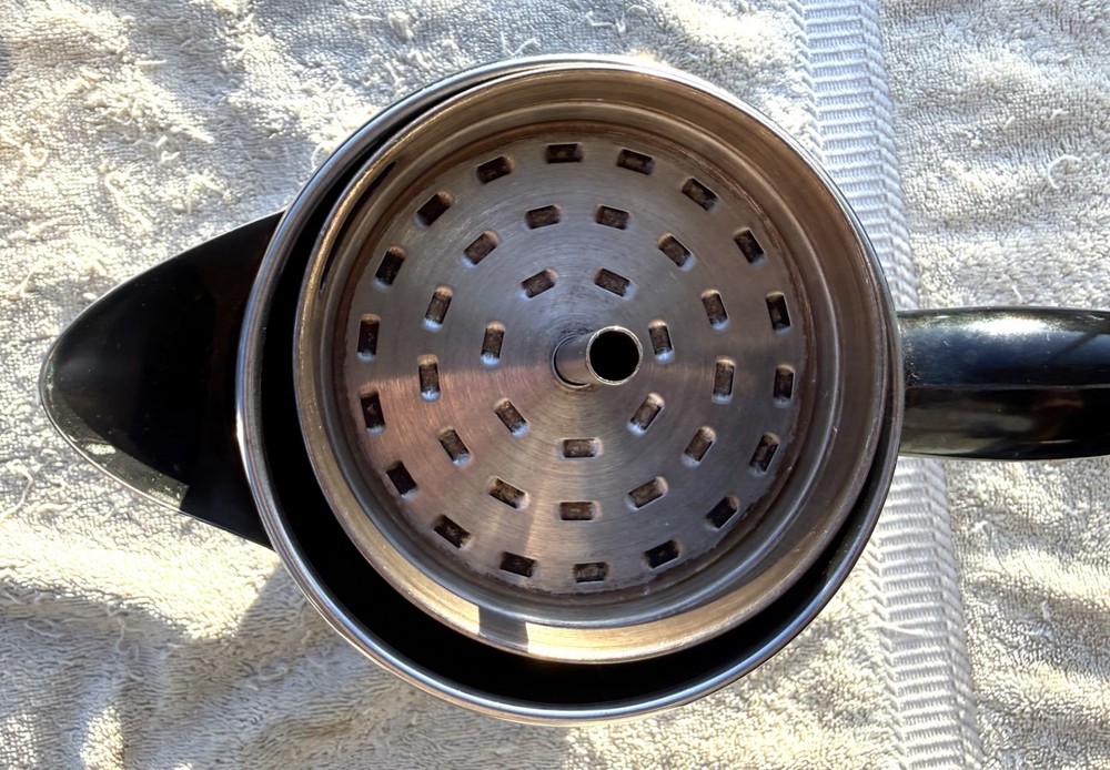 FARBERWARE 8 CUP PERCOLATOR MODEL NO. FCC280 - AS PICTURED