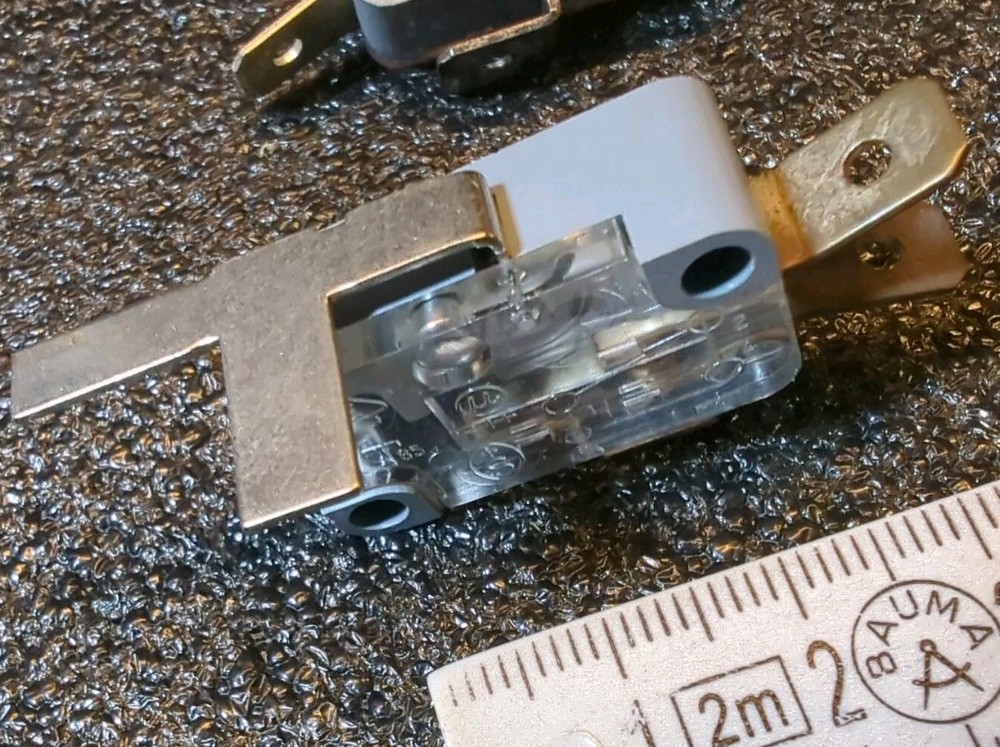 5x CHERRY MICRO SWITCH E33 125-250 VAC 10A MICRO SWITCH with LEVER NEW