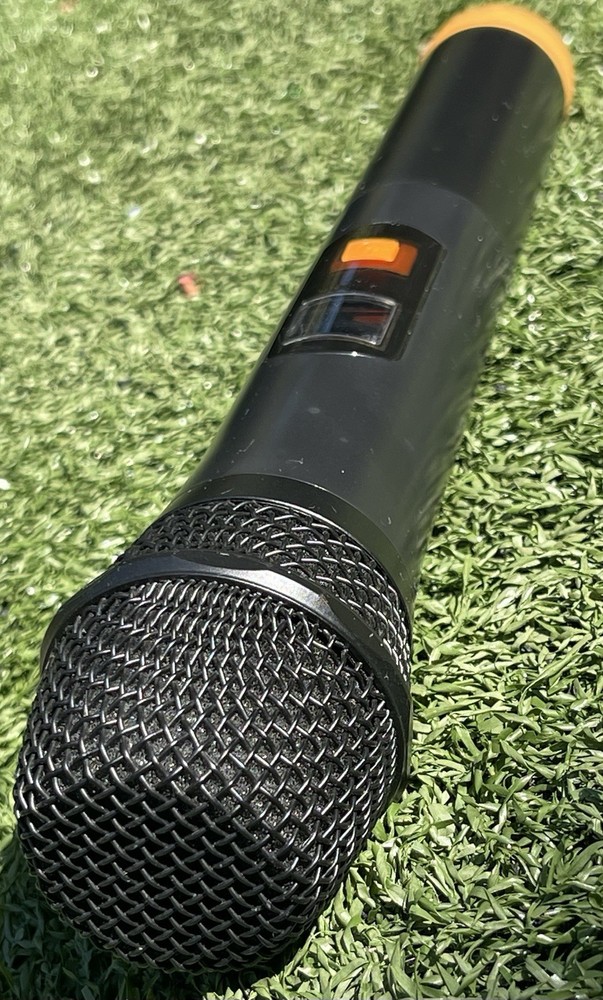 Wireless Handheld Microphone Black Listed as Working No Batteries