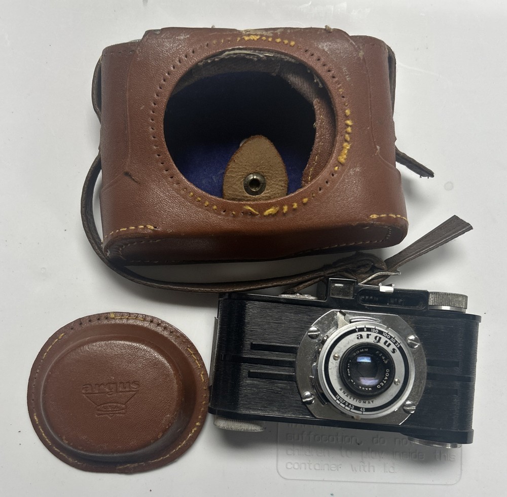 Argus 35mm Camera w/Case A2B Vintage Untested