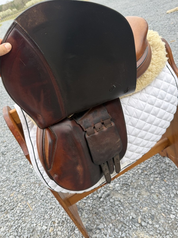 Beval Ltd 16" English Saddle