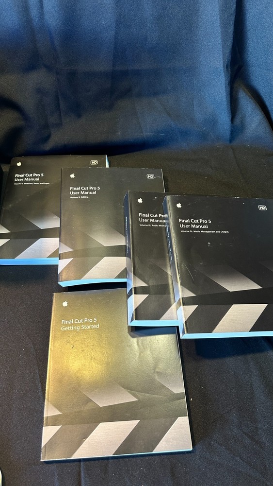 Vintage Apple Final Cut Studio Pro 5 box set manuals with cd disk