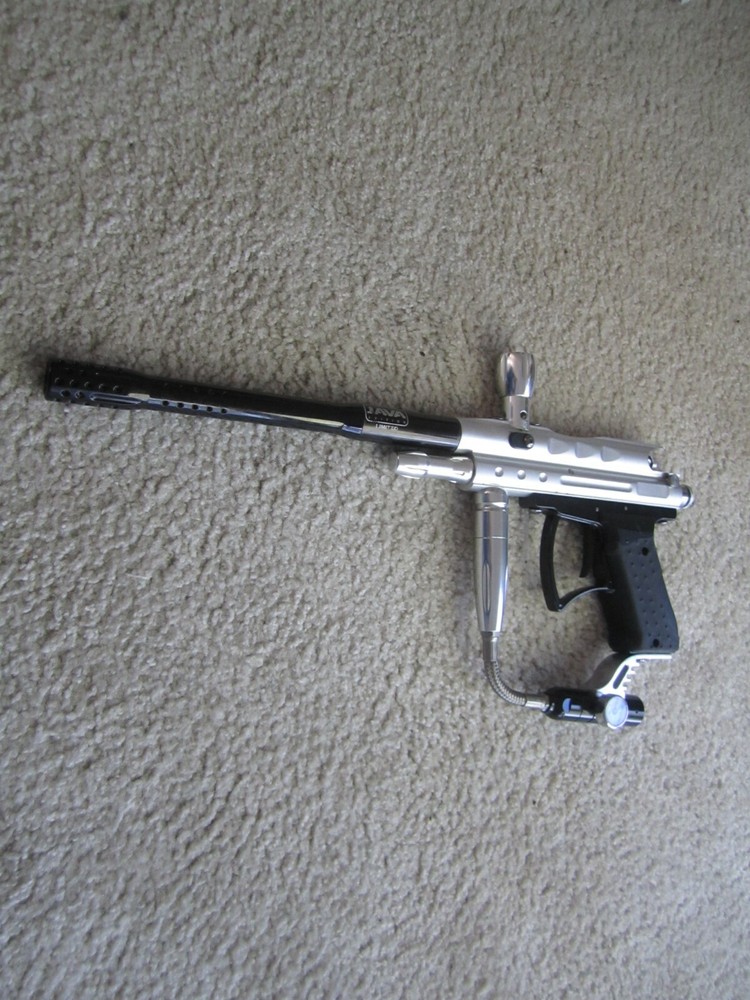RAP4 TORNADO PAINTBALL GUN-WORKS GREAT!