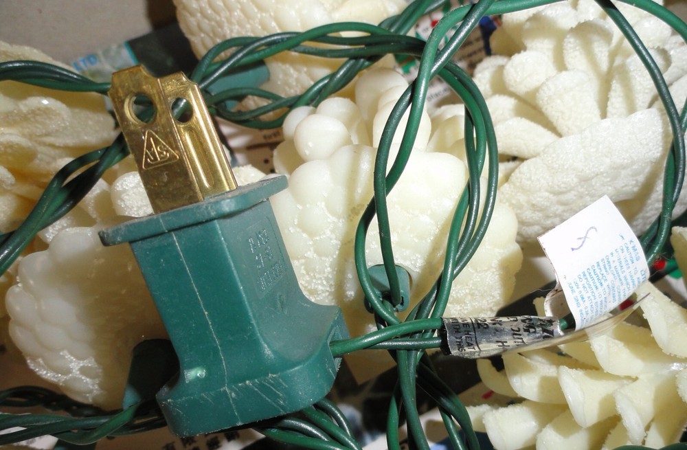 Frosted Pinecone 20’String Lights ~ Christmas Tree ~ Camping Multipurpose 2