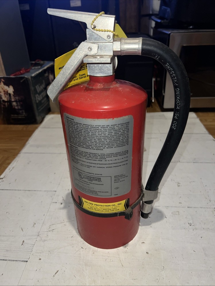 SENTRY MODEL SY-0517 FIRE EXTINGUISHER NEW
