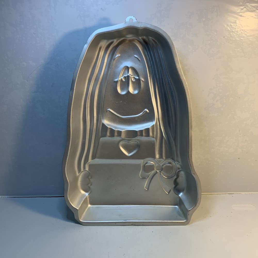 Wilton Cake Pan CATHY 502-3894