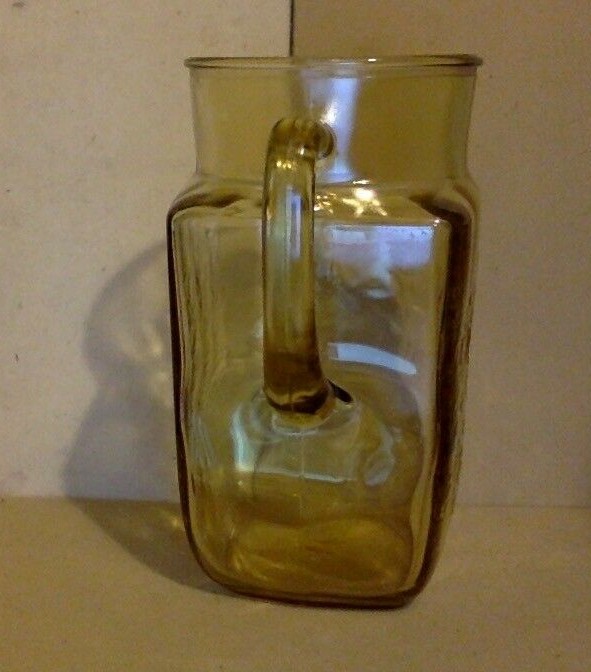 Vintage Yellow Depression Glass. Large 8" Pitcher.