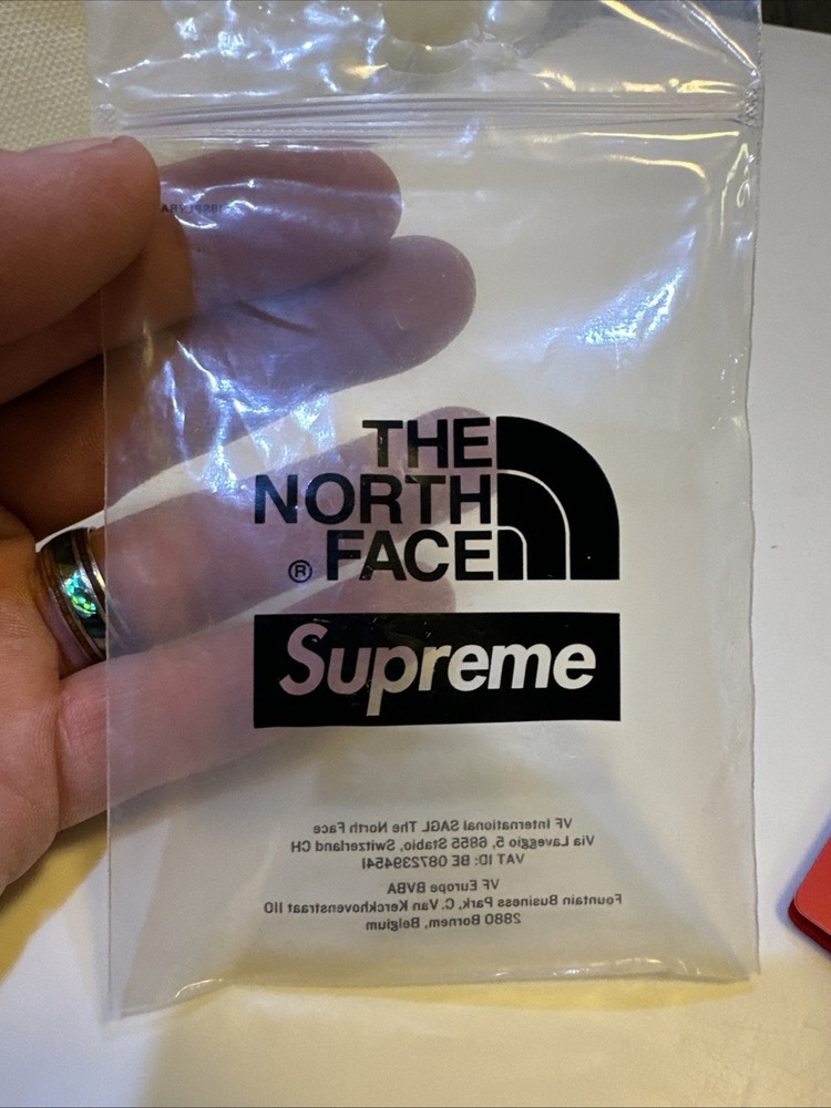 Supreme Northface Compass