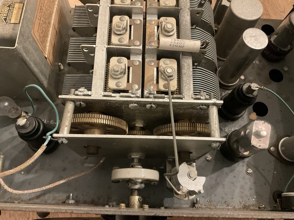 US Navy Military HP Audio Oscillator Model 200D Hewlett-Packard Powers On