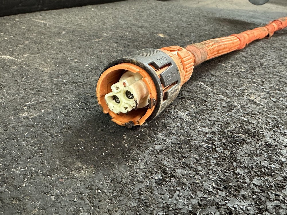 18-20 BMW 530E CHARGING SOCKET W/ ORANGE CABLE WIRING