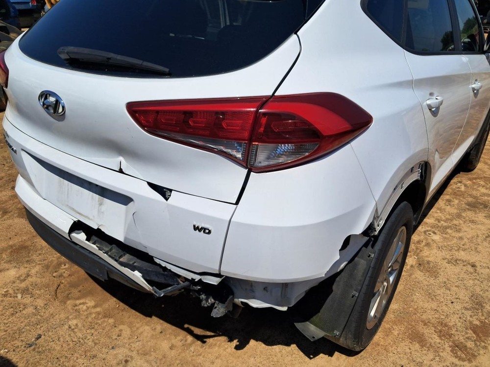 TUCSON 2016 Glove Box 4780226