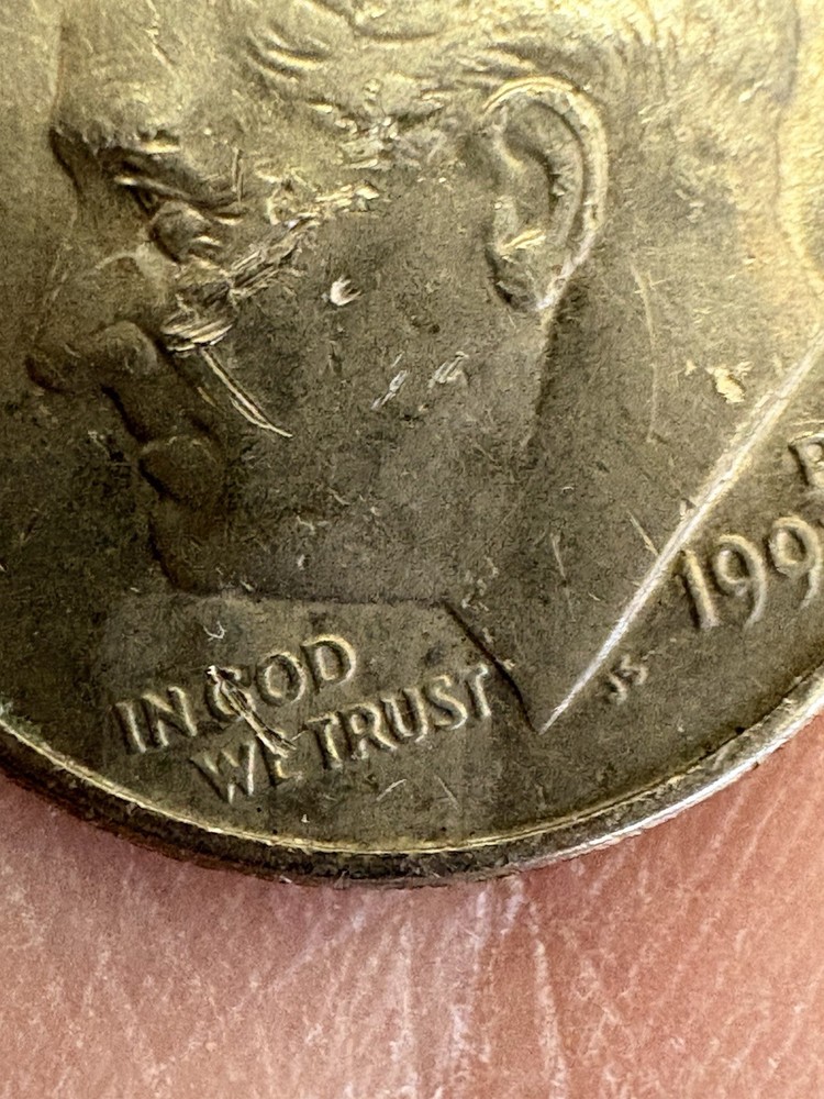 1992 P Roosevelt Dime Error. Struct through grease error.