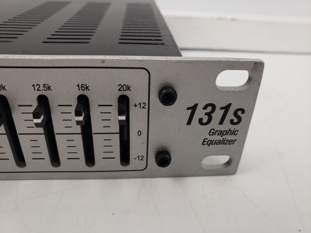 (90372-2) DBX DBX131SV Graphic Equalizer