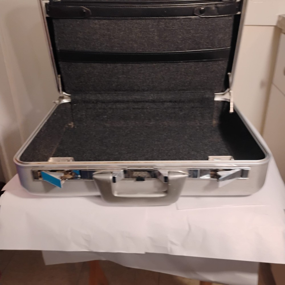 Vintage Zero Halliburton Aluminum Attache Briefcase