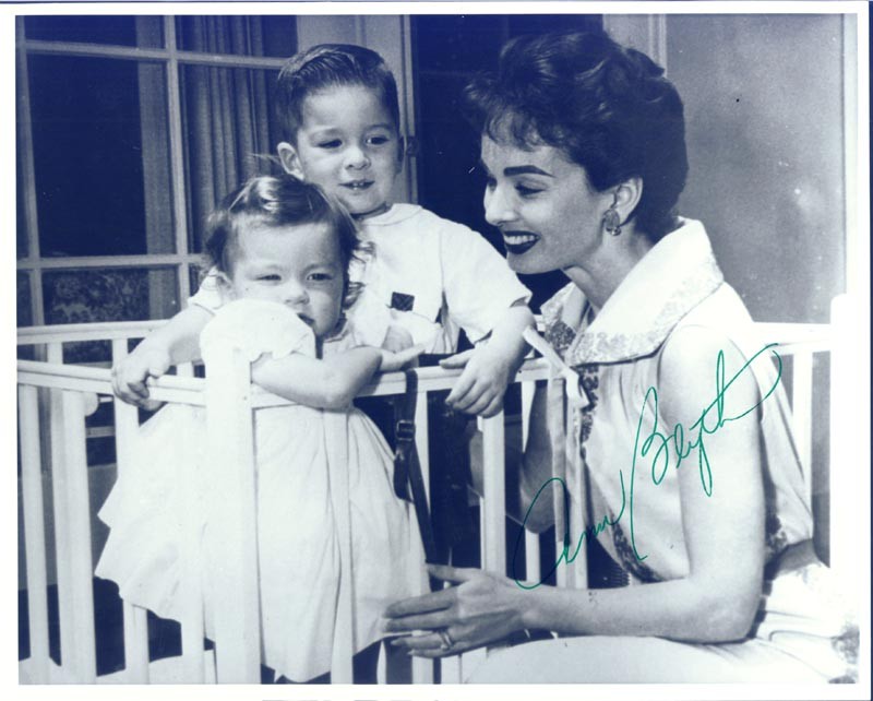 ANN BLYTH - PHOTOGRAPH SIGNED