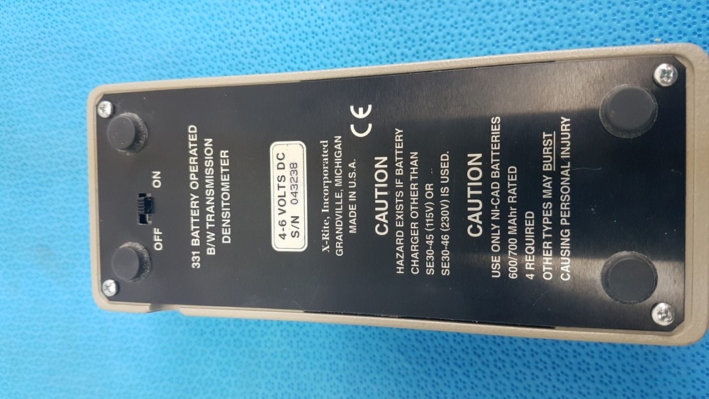 X-Rite 331 Transmission Densitometer – Battery Operated Precision Measuring Devi