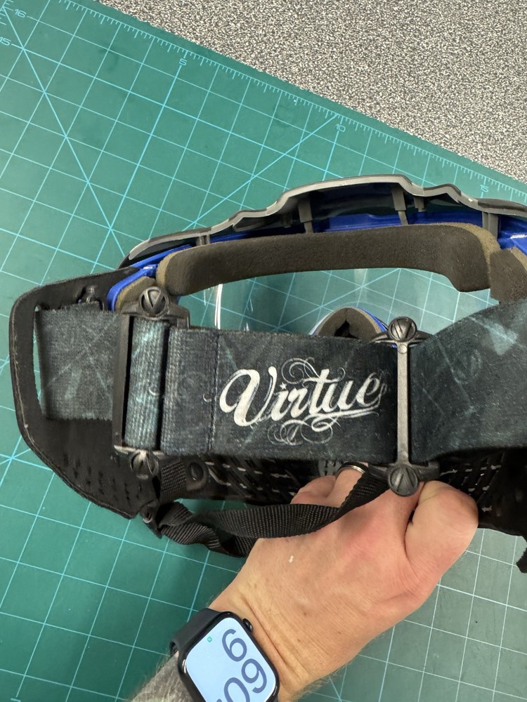 Virtue VIO goggle. 100% complete. Rare!