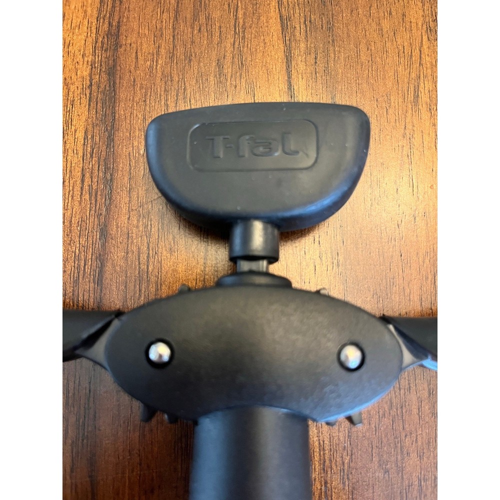 T-Fall Plastic Corkscrew Black Plastic Body w/ Metal Corcksrew
