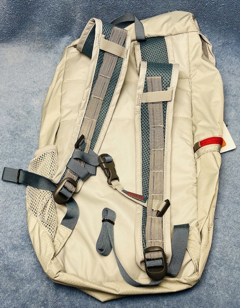 CamelBak Arete 18 Hydration Backpack Silver/Tapestry NEW NWT