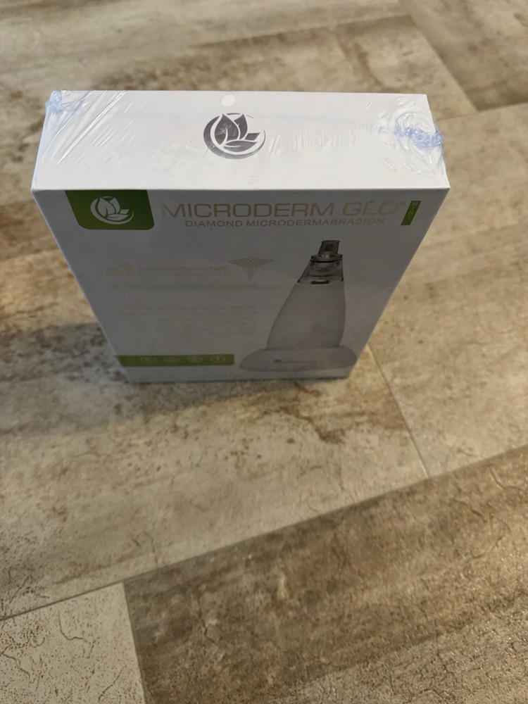 Microderm GLO Diamond Microdermabrasion Machine and Suction Tool