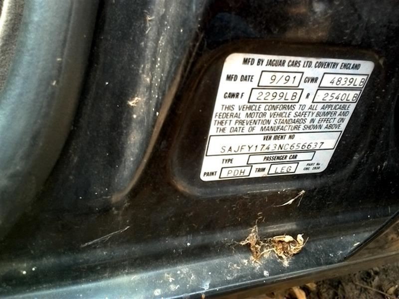 Trunk Latch Fits 92 XJ6 145686