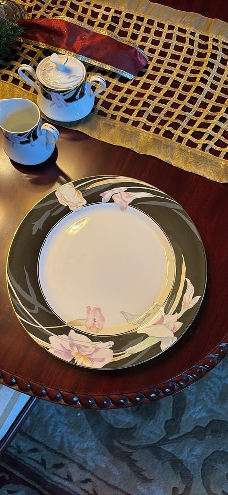 Mikasa China Set Charisma Black 41 Pieces
